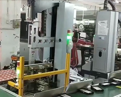 2臺1508包裝盒快速成型搬運